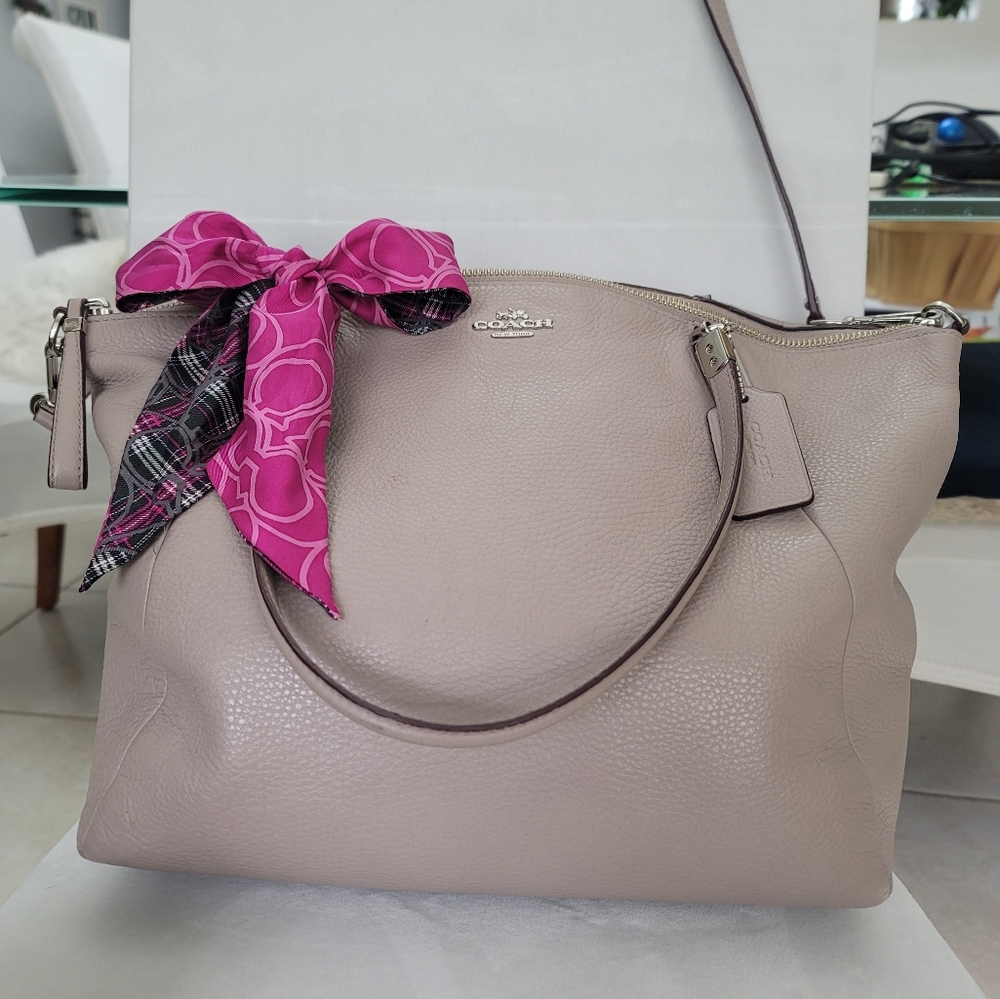 🩷 Coach crossbody tote
